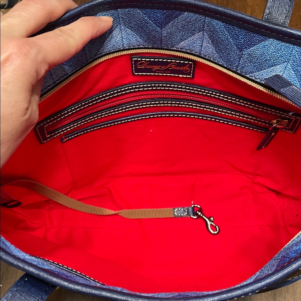Dooney & Bourke Chevron Pattern Blue leather bag - image 9
